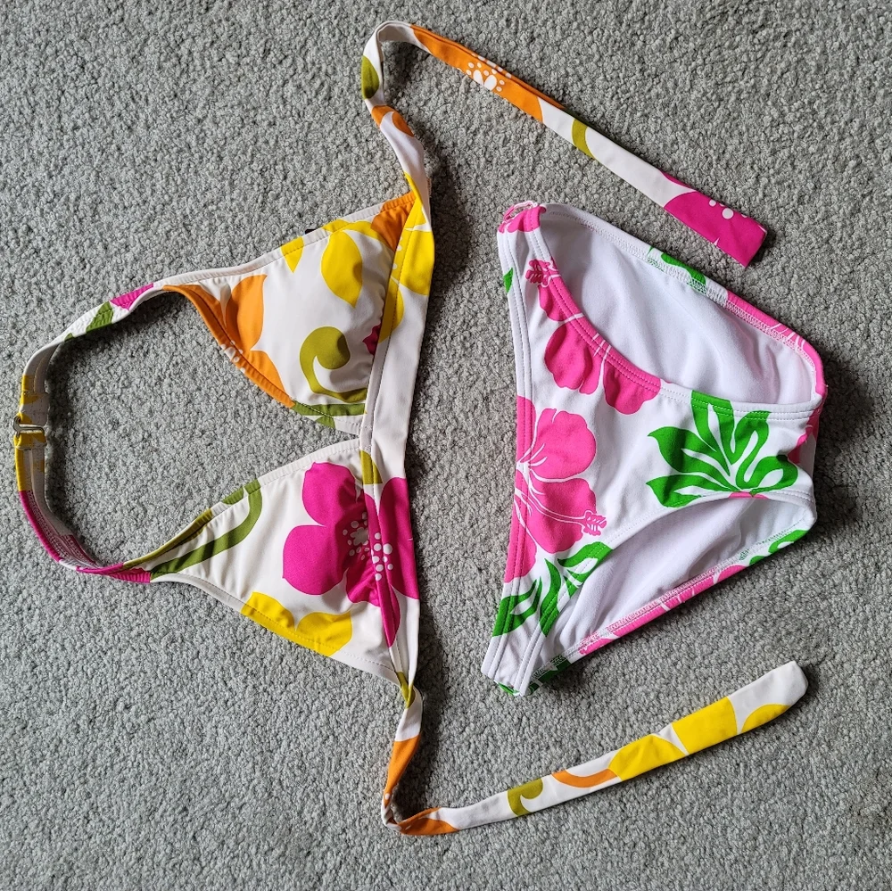Malibu Bikini Swimsuit Size S White Tropical Floral Top & bottom 2 piece - Picture 5 of 12